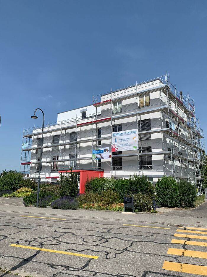 Rénovation de façade par Madéco Peinture dans le canton de Fribourg