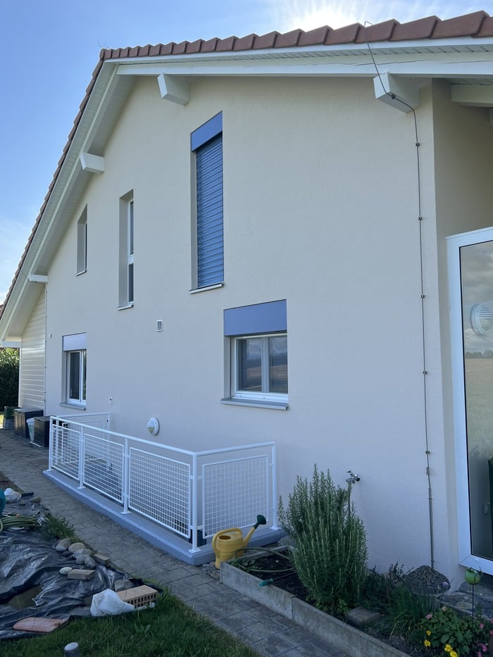 Rénovation de façade par Madéco Peinture dans le canton de Fribourg