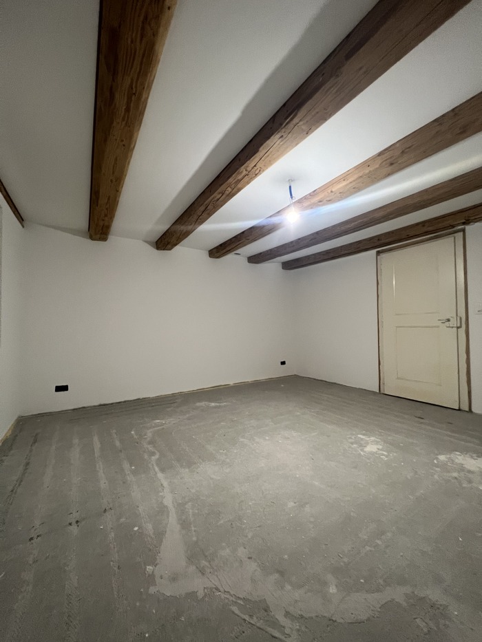 Peinture intérieure réalisée par Madéco Peinture dans le canton de Fribourg