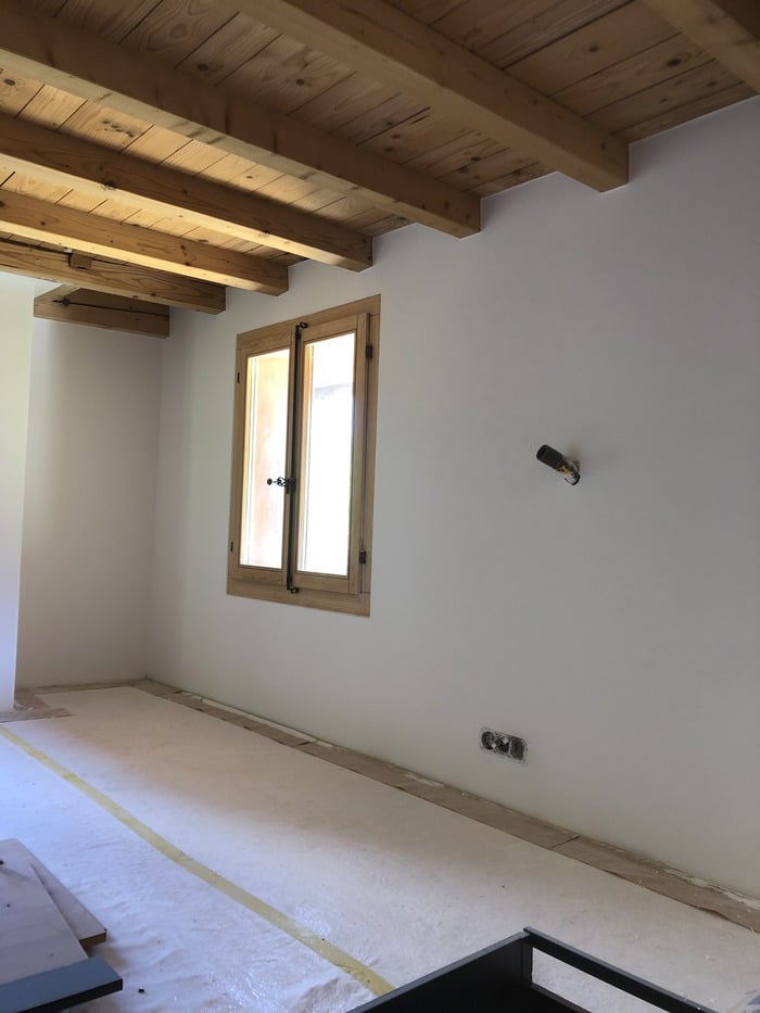 Peinture intérieure réalisée par Madéco Peinture dans le canton de Fribourg